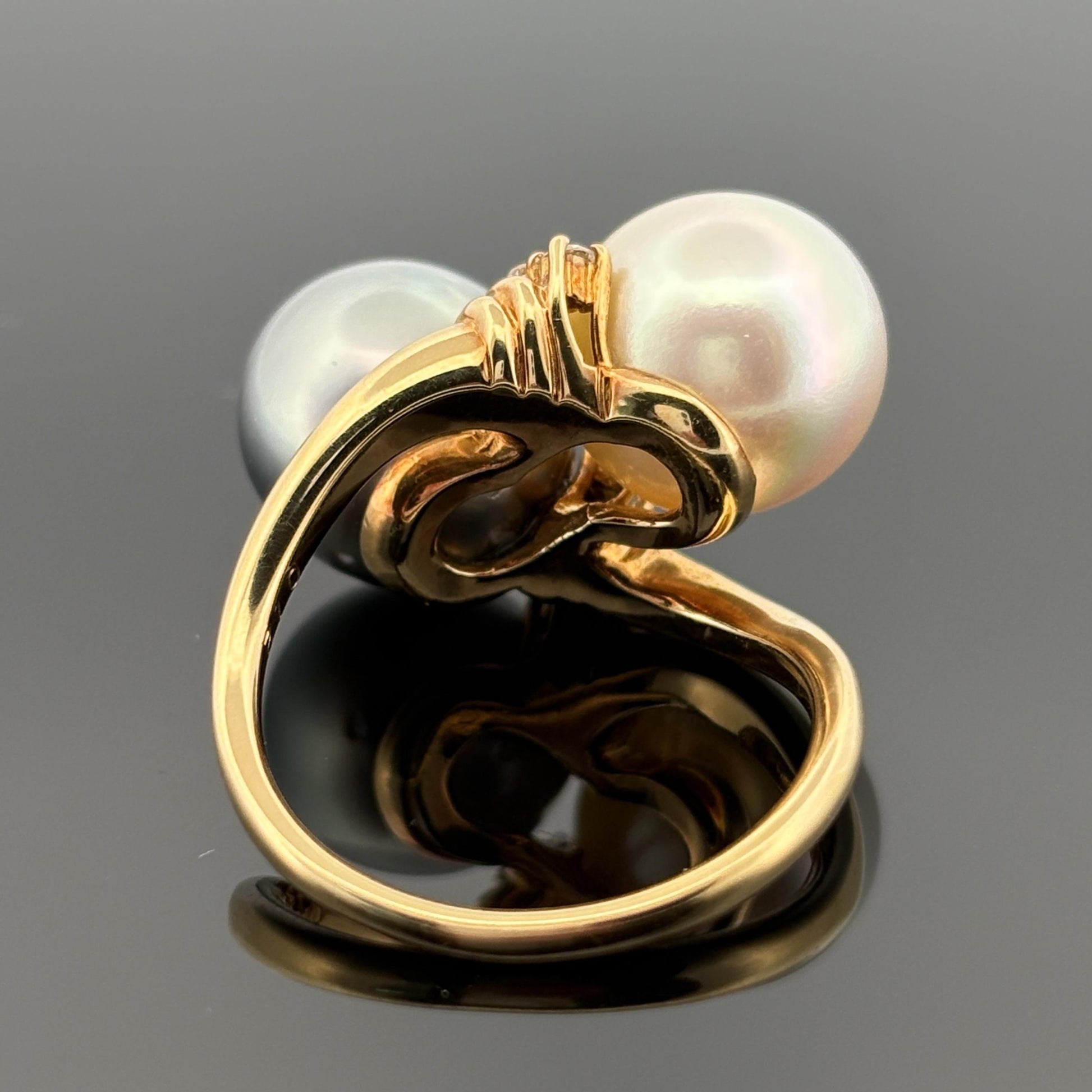 Estate White & Black 10.5mm Pearl Diamond Moi et Toi Ring 18k Yellow Gold