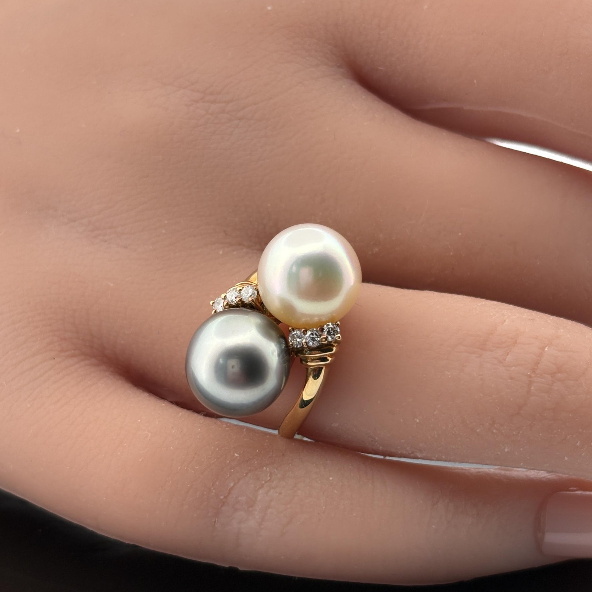 Estate White & Black 10.5mm Pearl Diamond Moi et Toi Ring 18k Yellow Gold