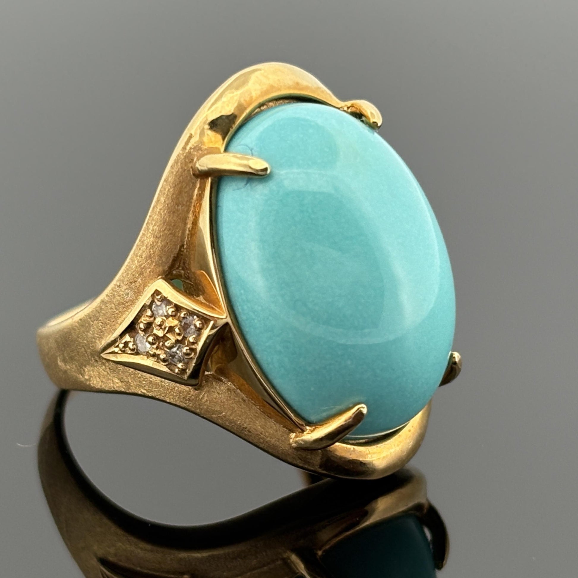 Vintage Turquoise Cabochon & Diamond Ring 18k Yellow Gold
