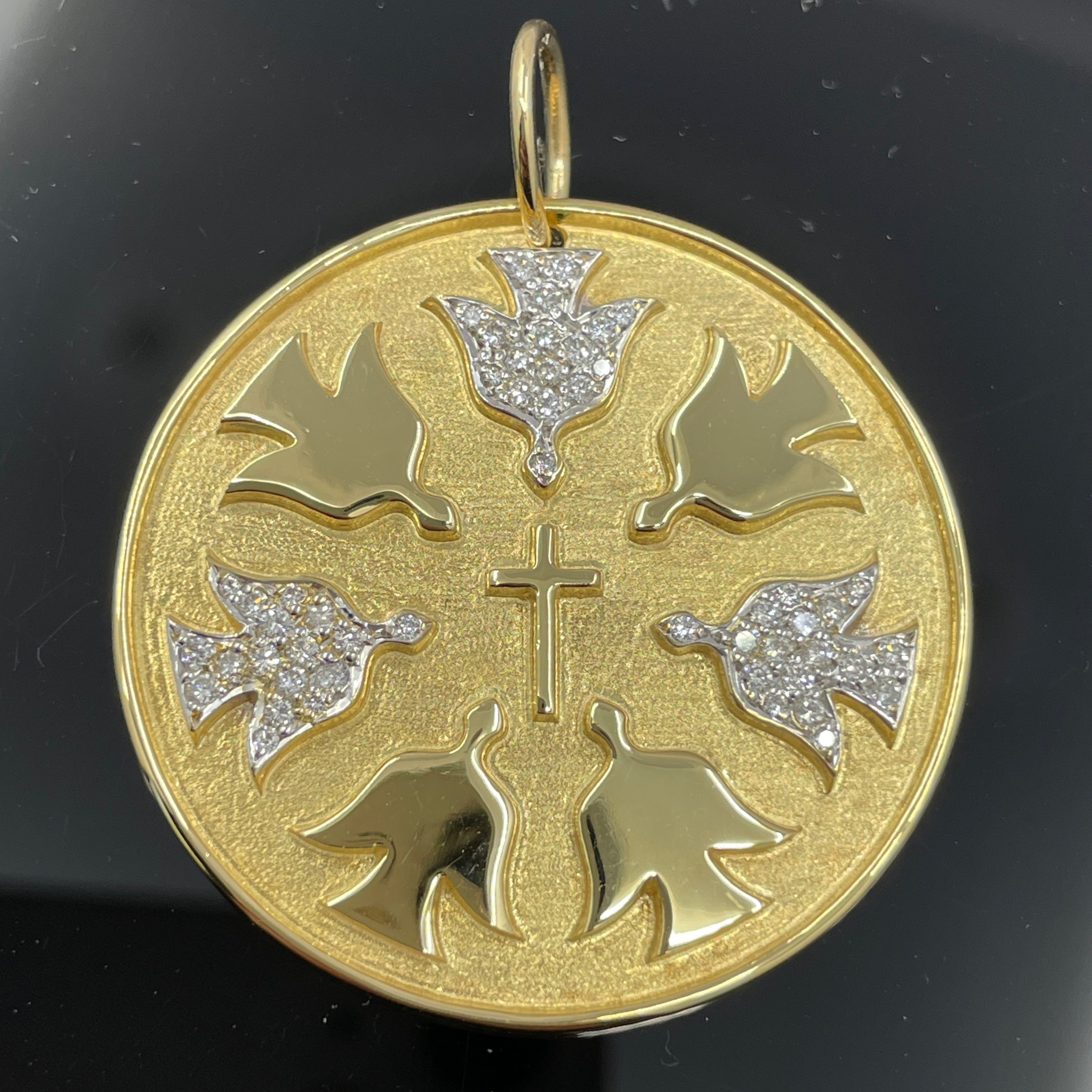 Necklaces & Pendants
