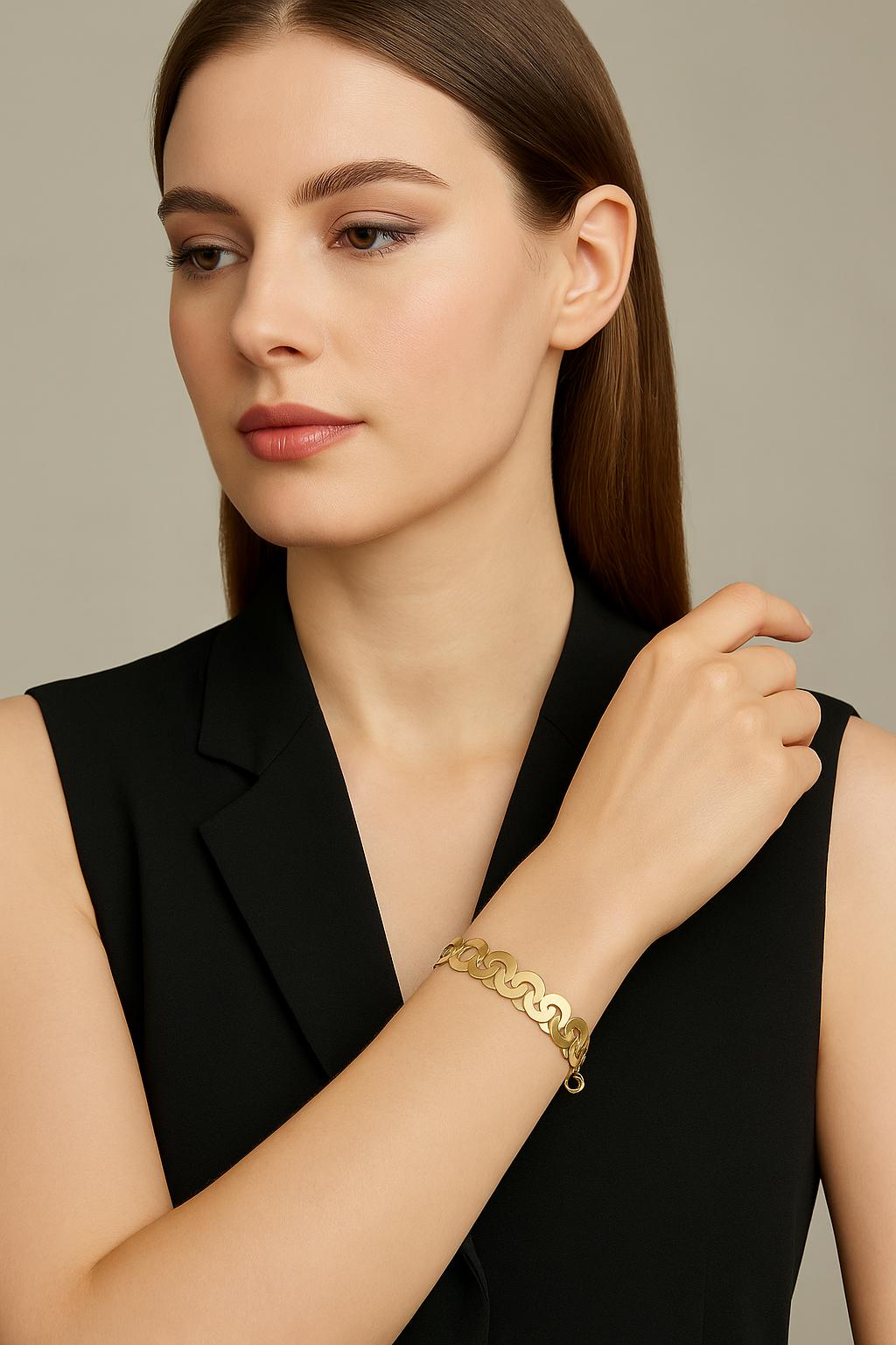 Vintage Wide Circle Link Bracelet in 14k Yellow Gold