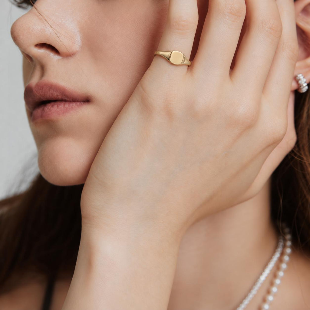 Luvente Square Petite Signet Ring 14k Yellow Gold Sz 6.25