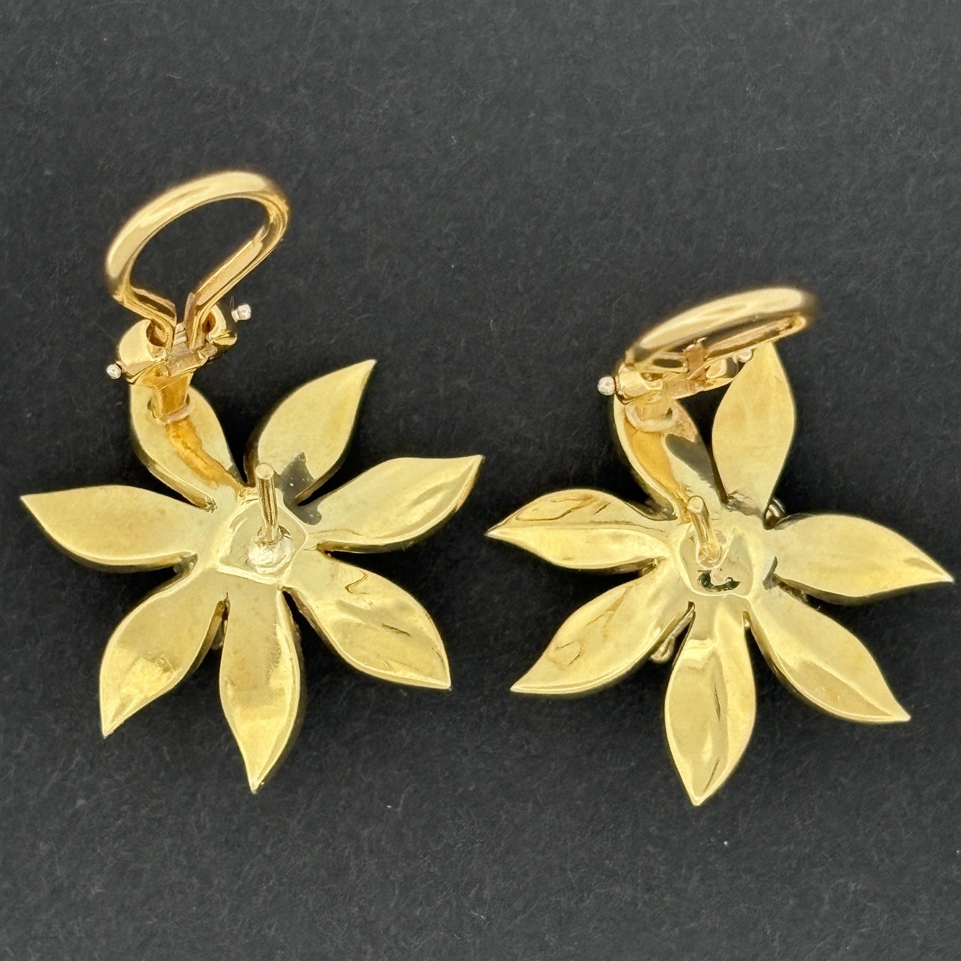 Vintage Flower Earrings in 18k Yellow Gold & Diamond