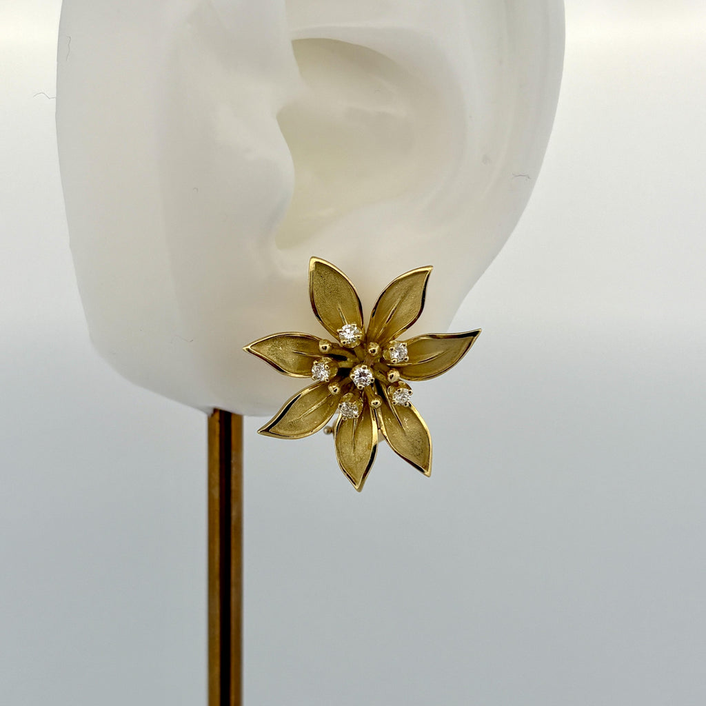 Vintage Flower Earrings in 18k Yellow Gold & Diamond