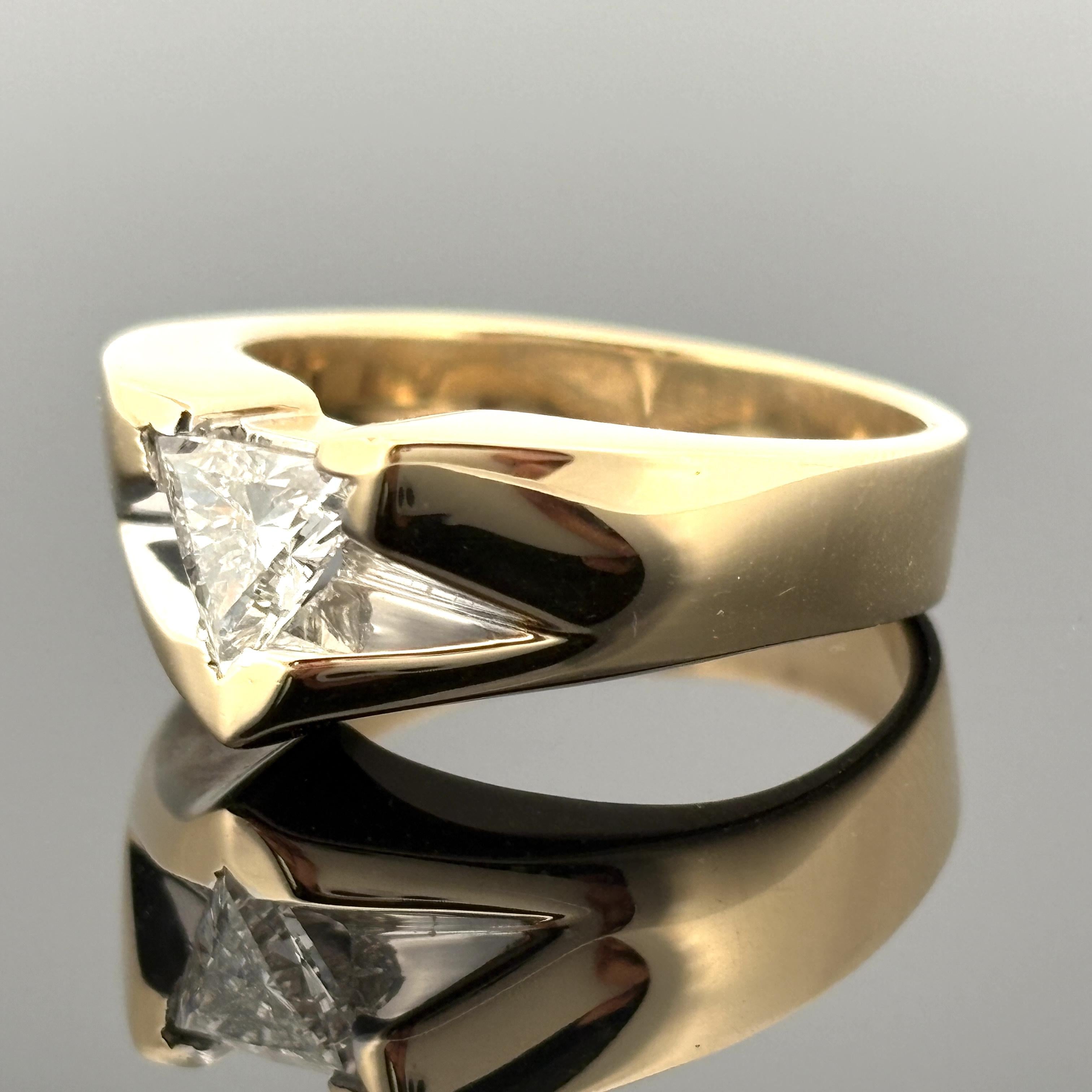 Men’s Diamond Ring in 14K Yellow Gold, 0.90ct Trillion Cut