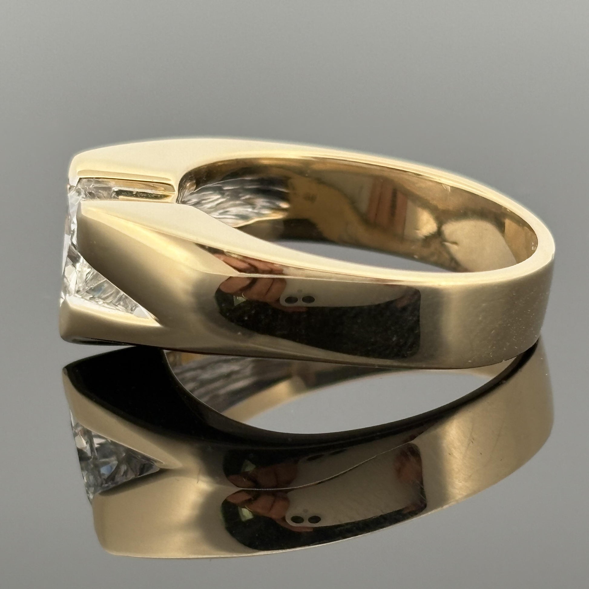 Men’s Diamond Ring in 14K Yellow Gold, 0.90ct Trillion Cut