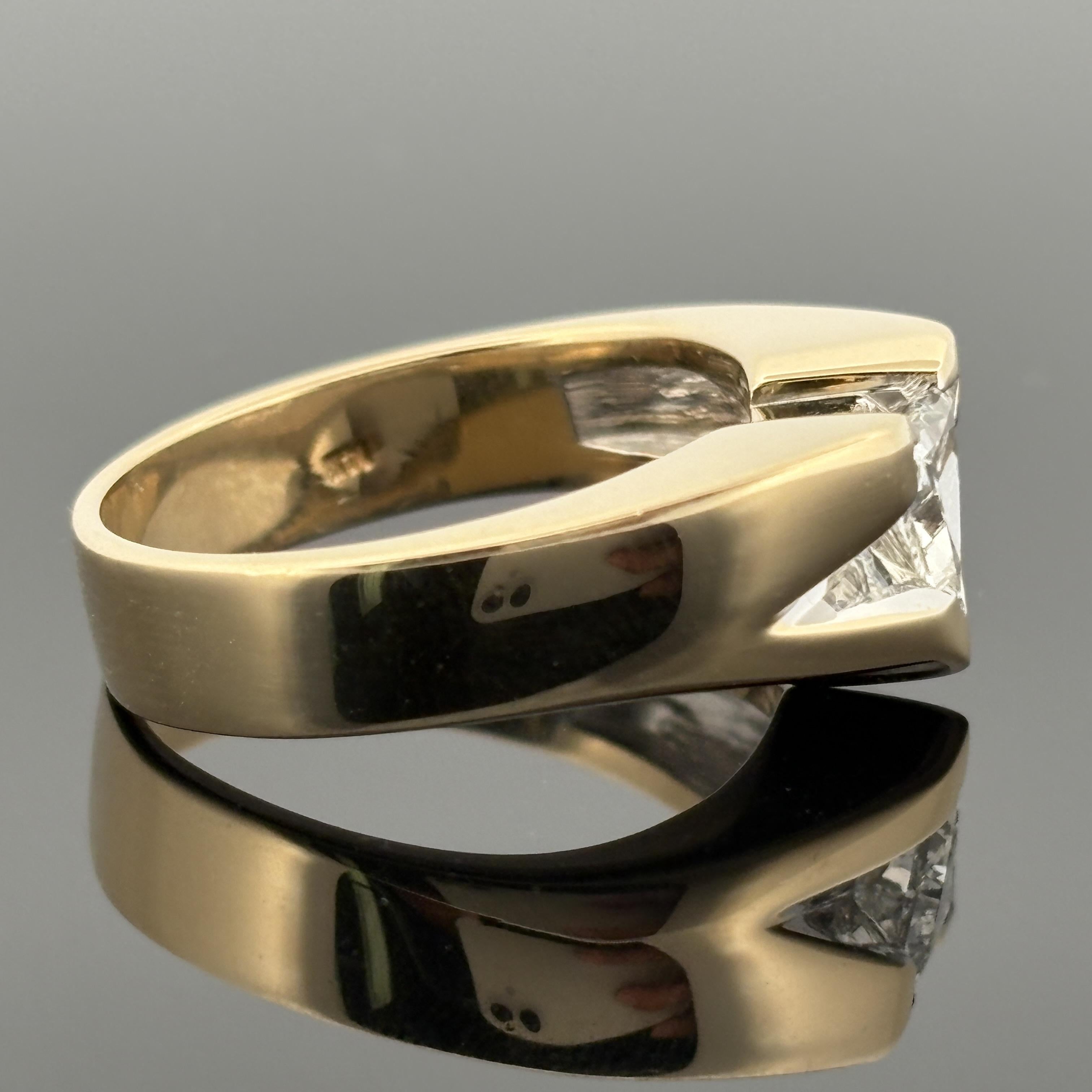 Men’s Diamond Ring in 14K Yellow Gold, 0.90ct Trillion Cut