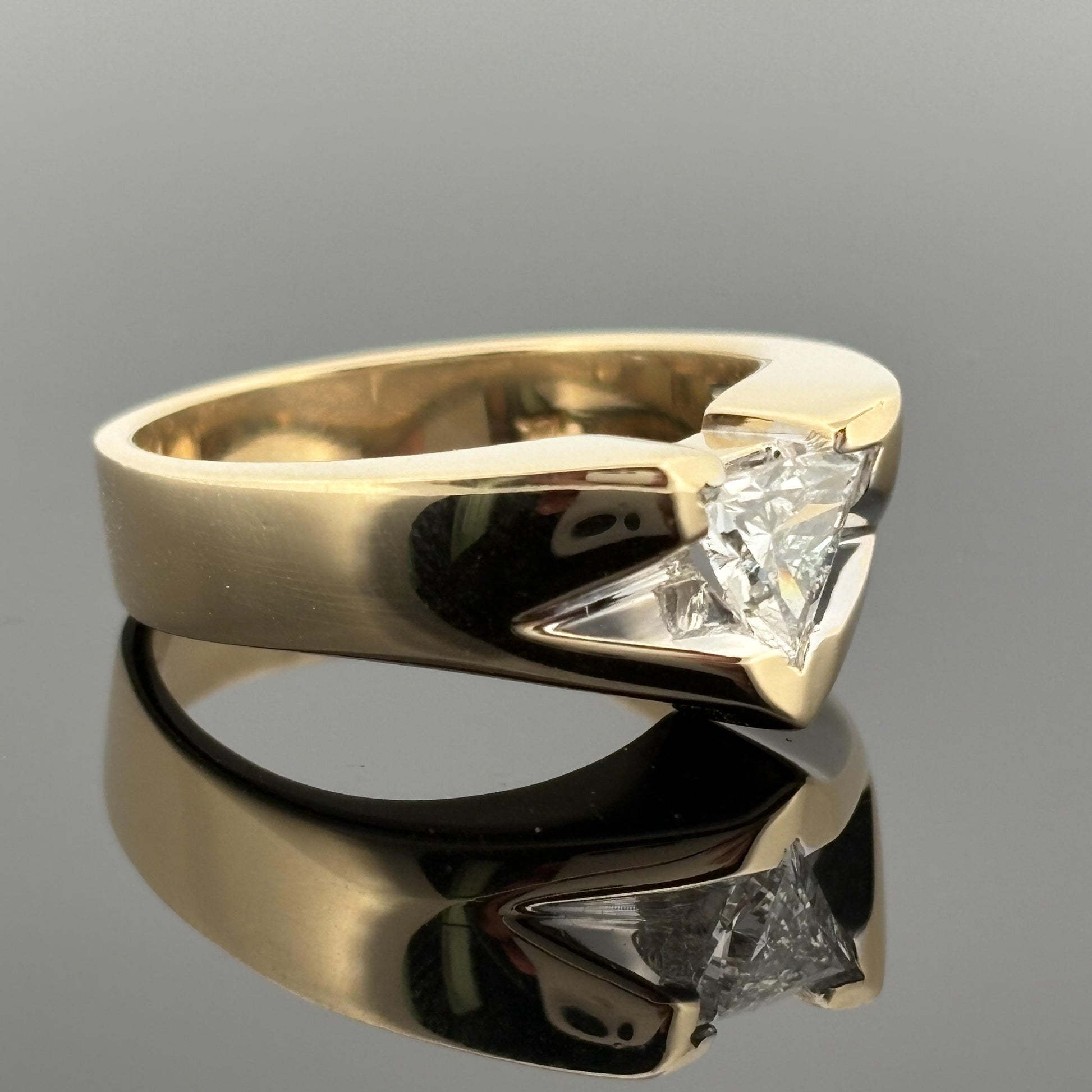 Men’s Diamond Ring in 14K Yellow Gold, 0.90ct Trillion Cut