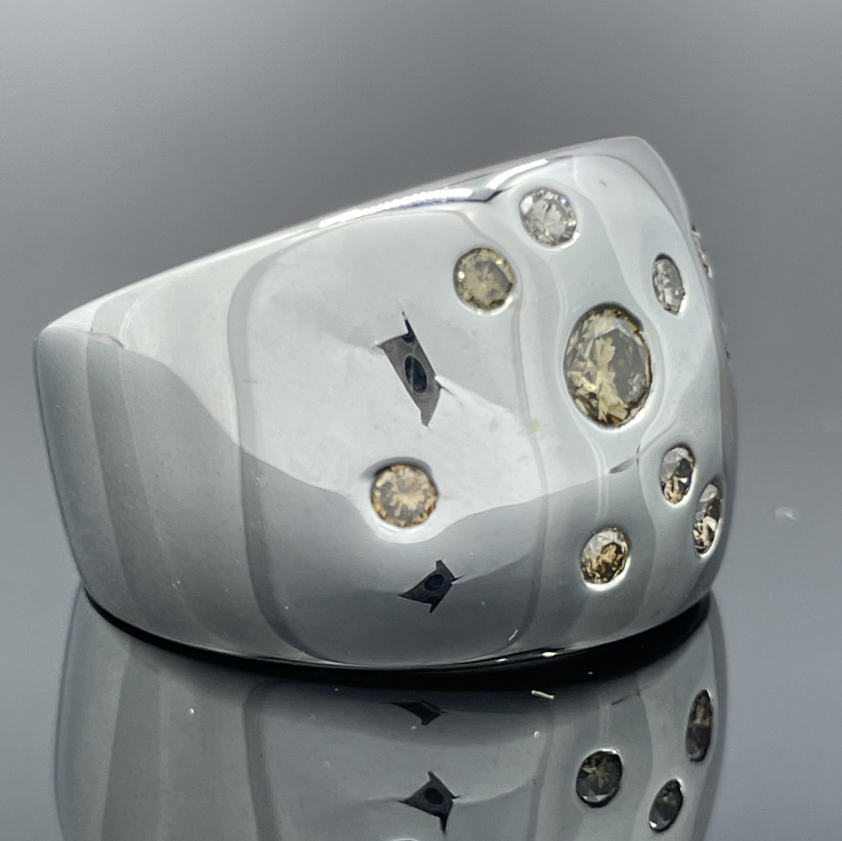 Poiray Diamond Wide Dome Ring 18k White Gold - French