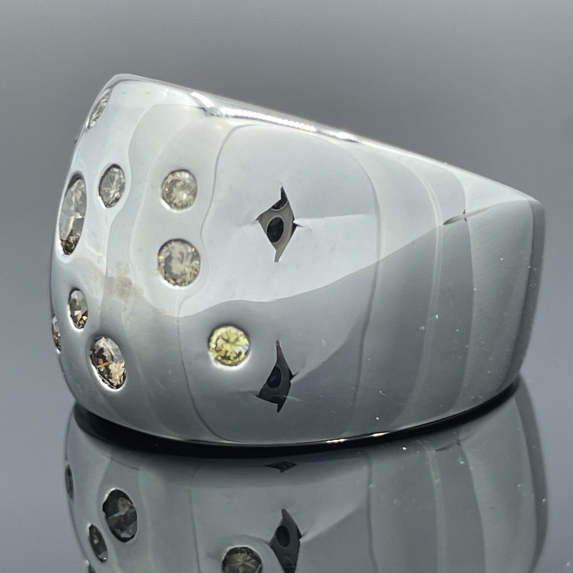 Poiray Diamond Wide Dome Ring 18k White Gold - French