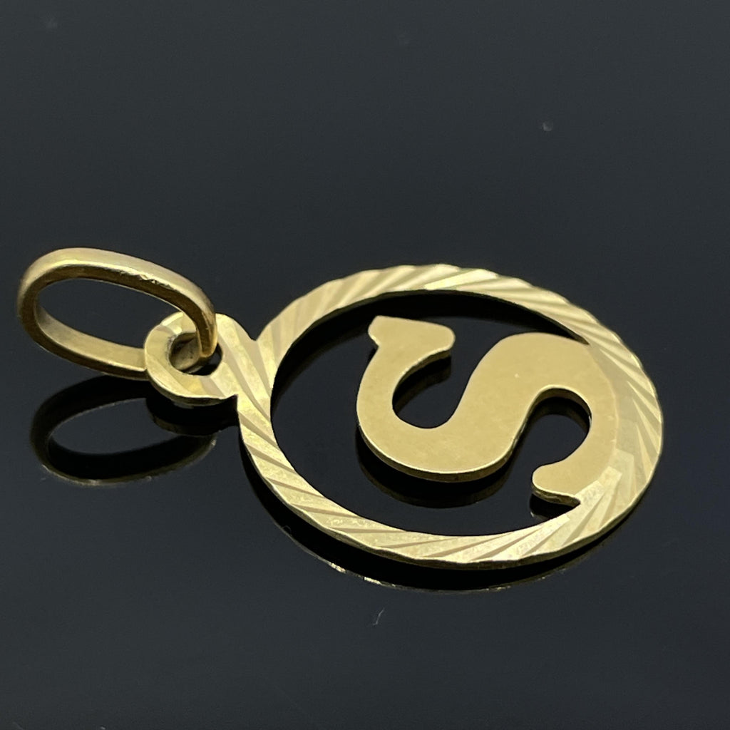 Vintage Letter S Initial Circle Pendant in 18k Yellow Gold - 17mm -  Italy
