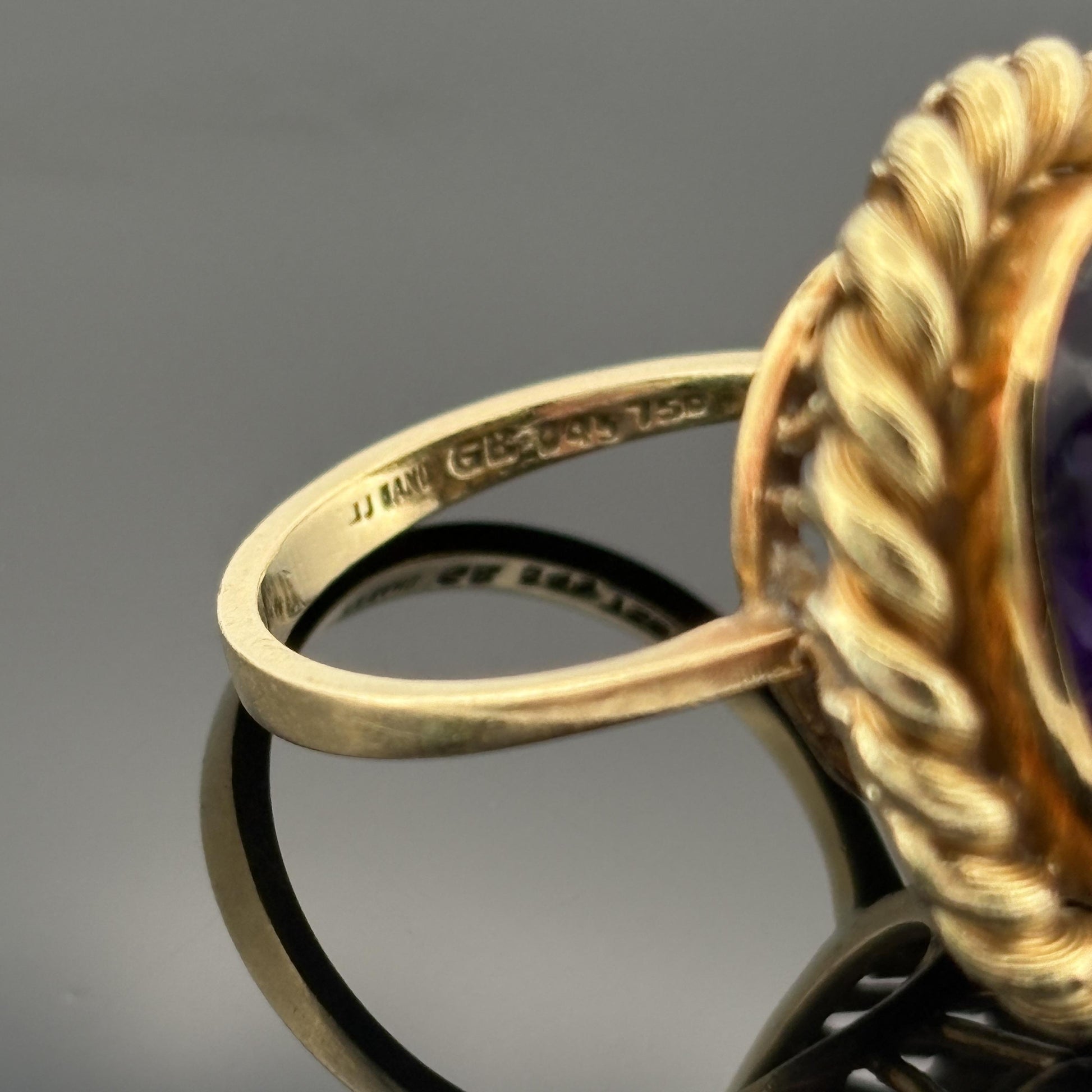 Vintage Mid-Century Amethyst Rope Motif Ring in 18k Yellow Gold
