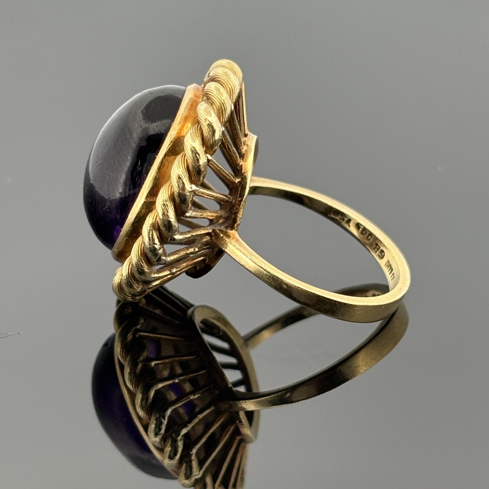 Vintage Mid-Century Amethyst Rope Motif Ring in 18k Yellow Gold