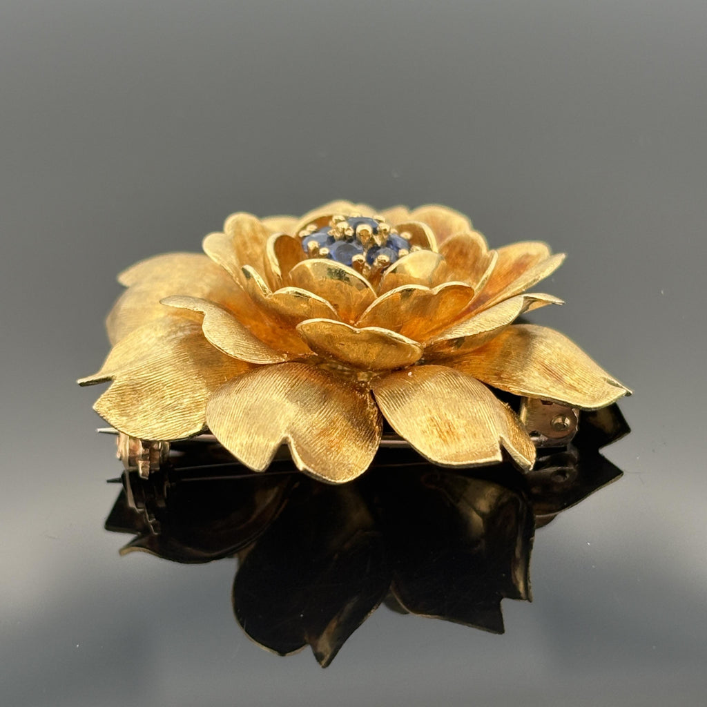 Vintage Flower Brooch 18k Yellow Gold & Blue Sapphire, Italy ca. 1970