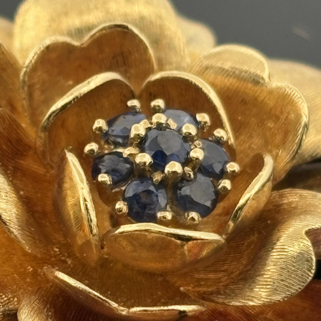 Vintage Flower Brooch 18k Yellow Gold & Blue Sapphire, Italy ca. 1970