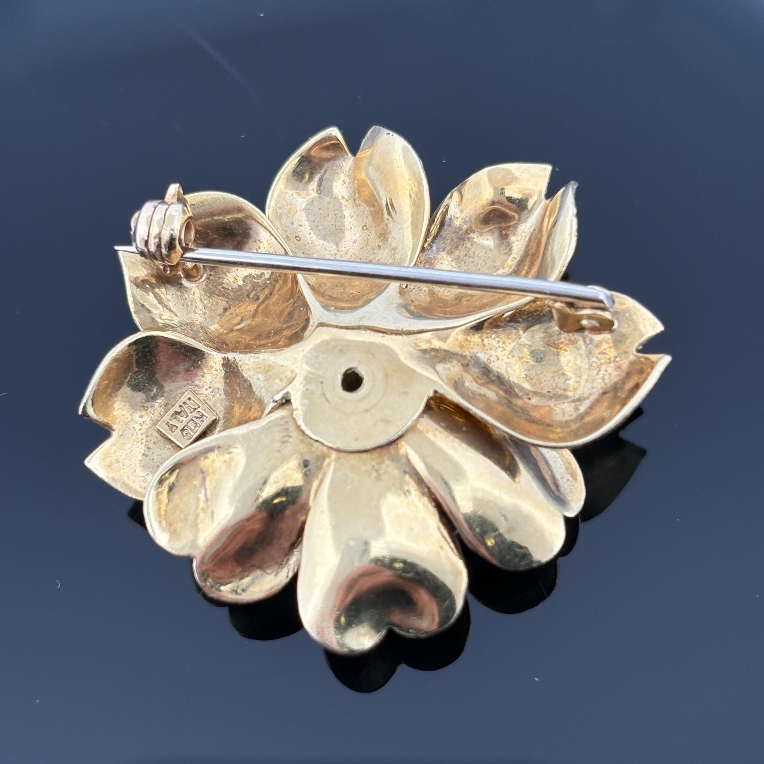 Vintage Flower Brooch 18k Yellow Gold & Blue Sapphire, Italy ca. 1970