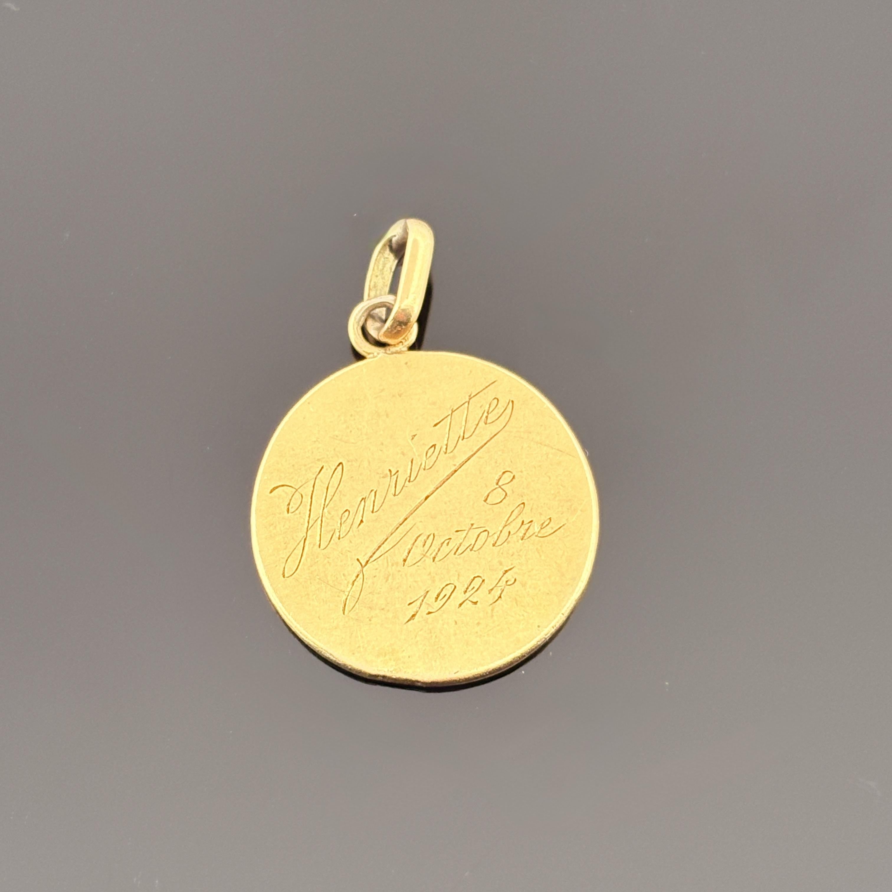 Antique Art Nouveau Blessed Virgin Mary Medal Pendant 18k Gold, French, 17.25mm