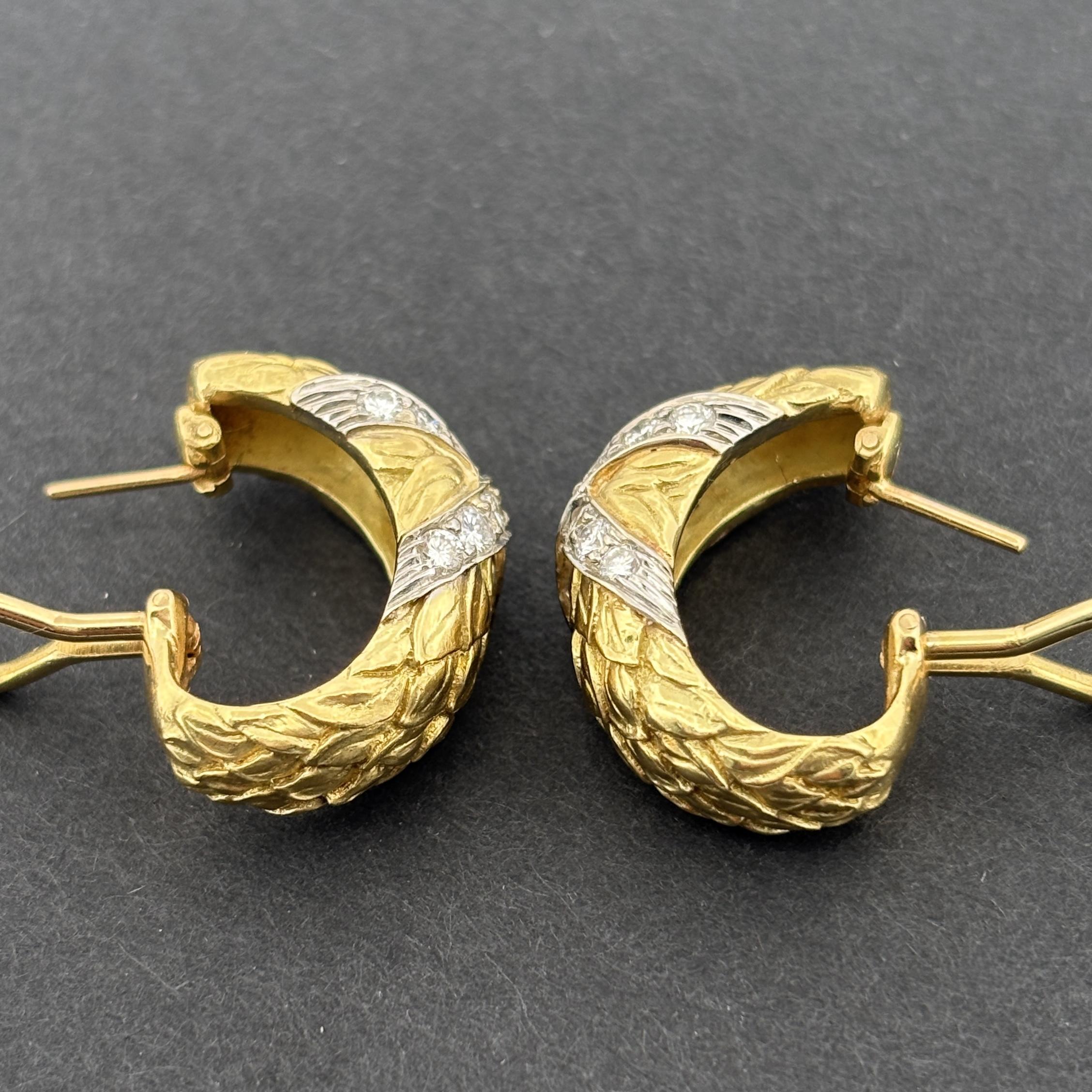 Seidengang Laurel Semi-Hoop Earrings 18k Gold & Diamond