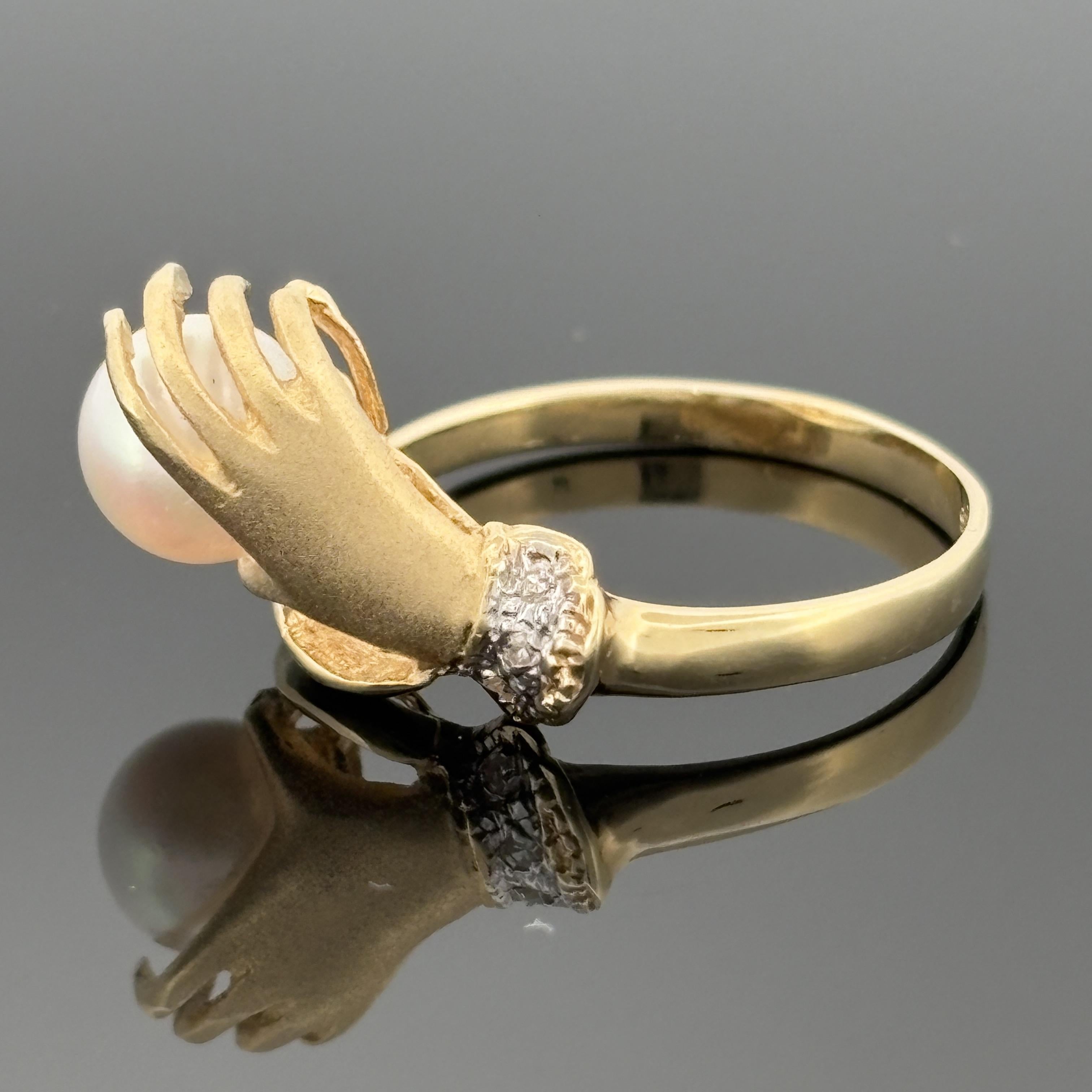 Estate 14k Yellow Gold Hand Ring w/ Pearl