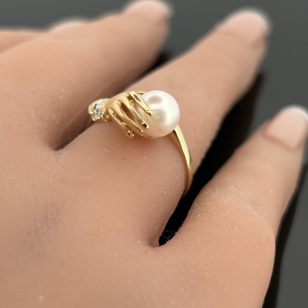 Estate 14k Yellow Gold Hand Ring w/ Pearl
