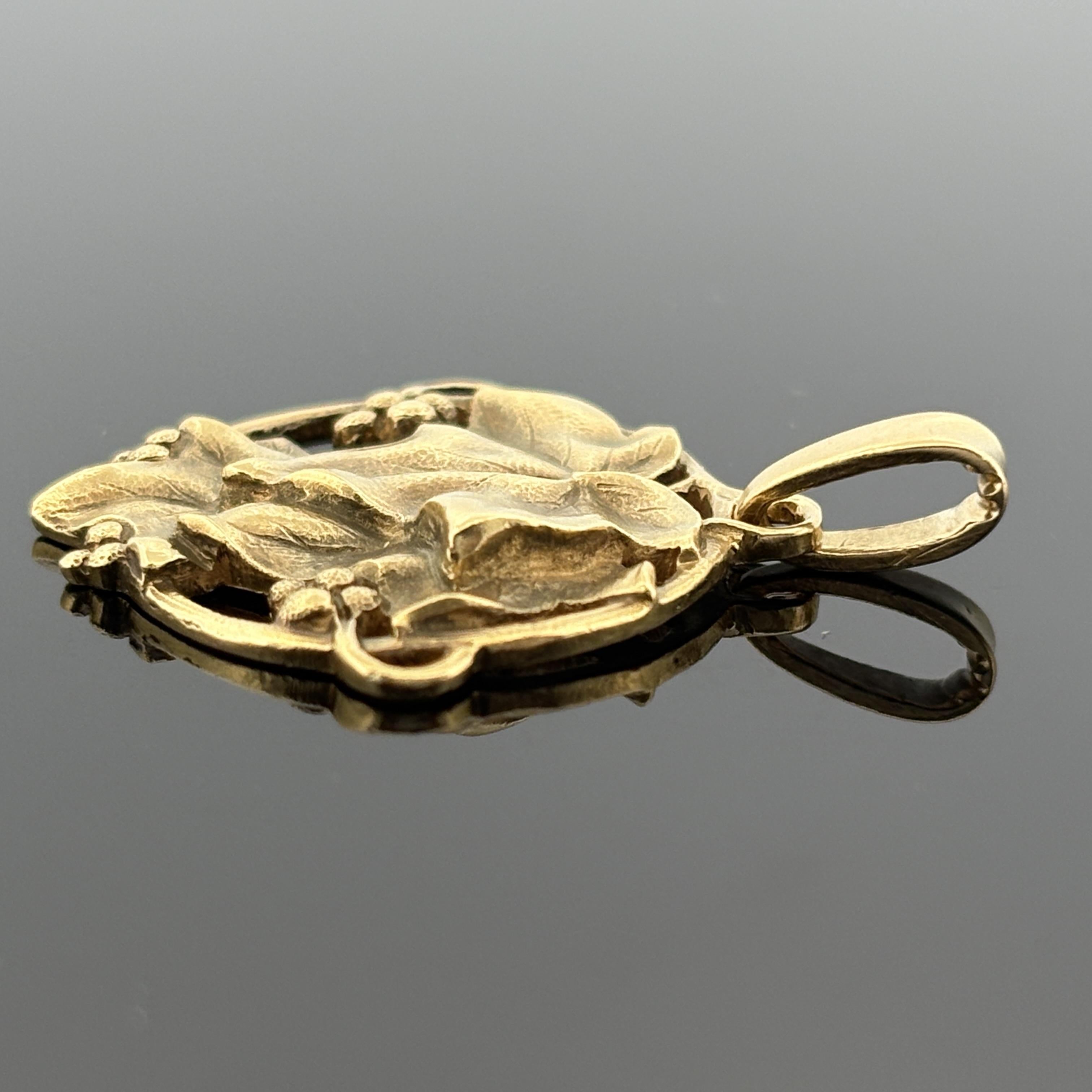 Antique French 18K Gold Ivy Leaf Pendant, Belle Époque, Early 20th Century