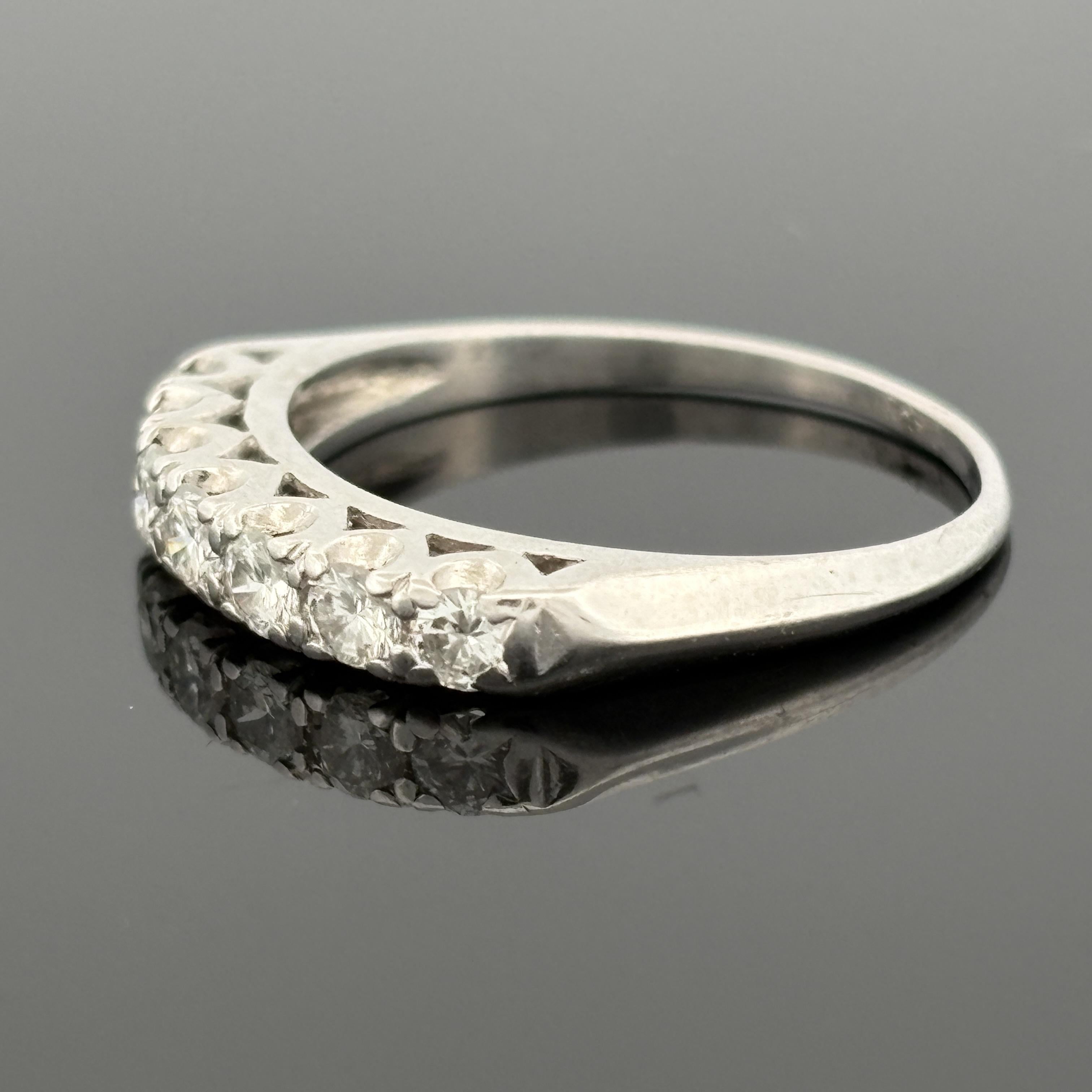 Vintage 1950s Mid-Century Platinum Diamond Band – Fishtail Set, 0.50ctw, Sz 7.25