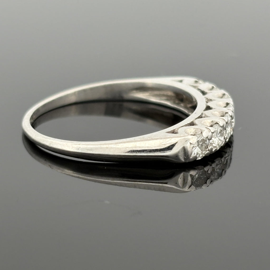 Vintage 1950s Mid-Century Platinum Diamond Band – Fishtail Set, 0.50ctw, Sz 7.25