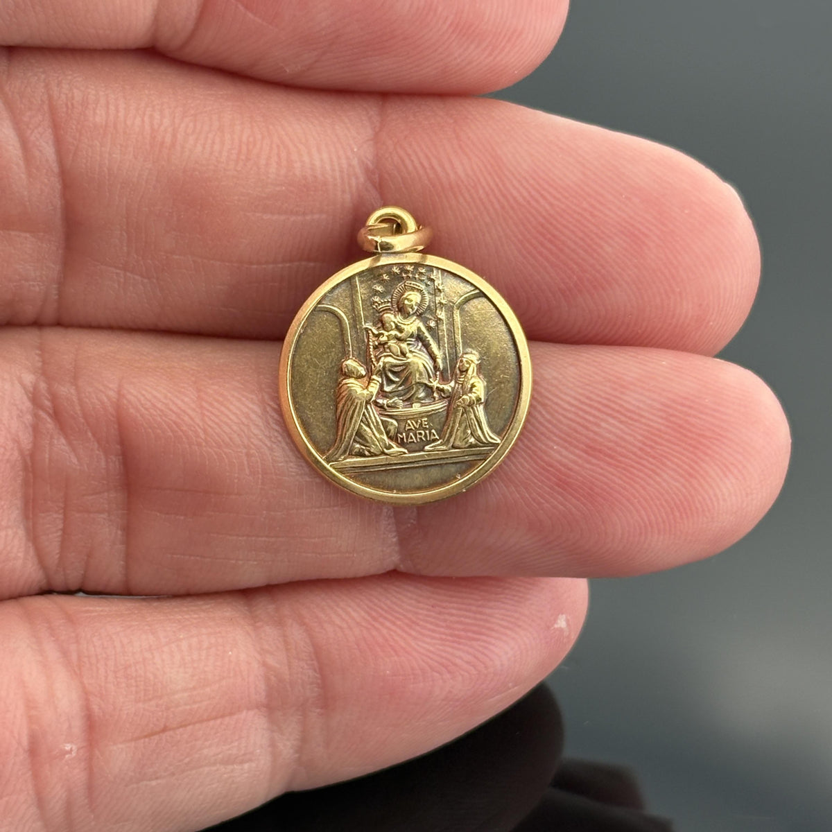 Vintage Unoaerre 18K Yellow Gold Ave Maria Our Lady of the Rosary Medal Pendant,