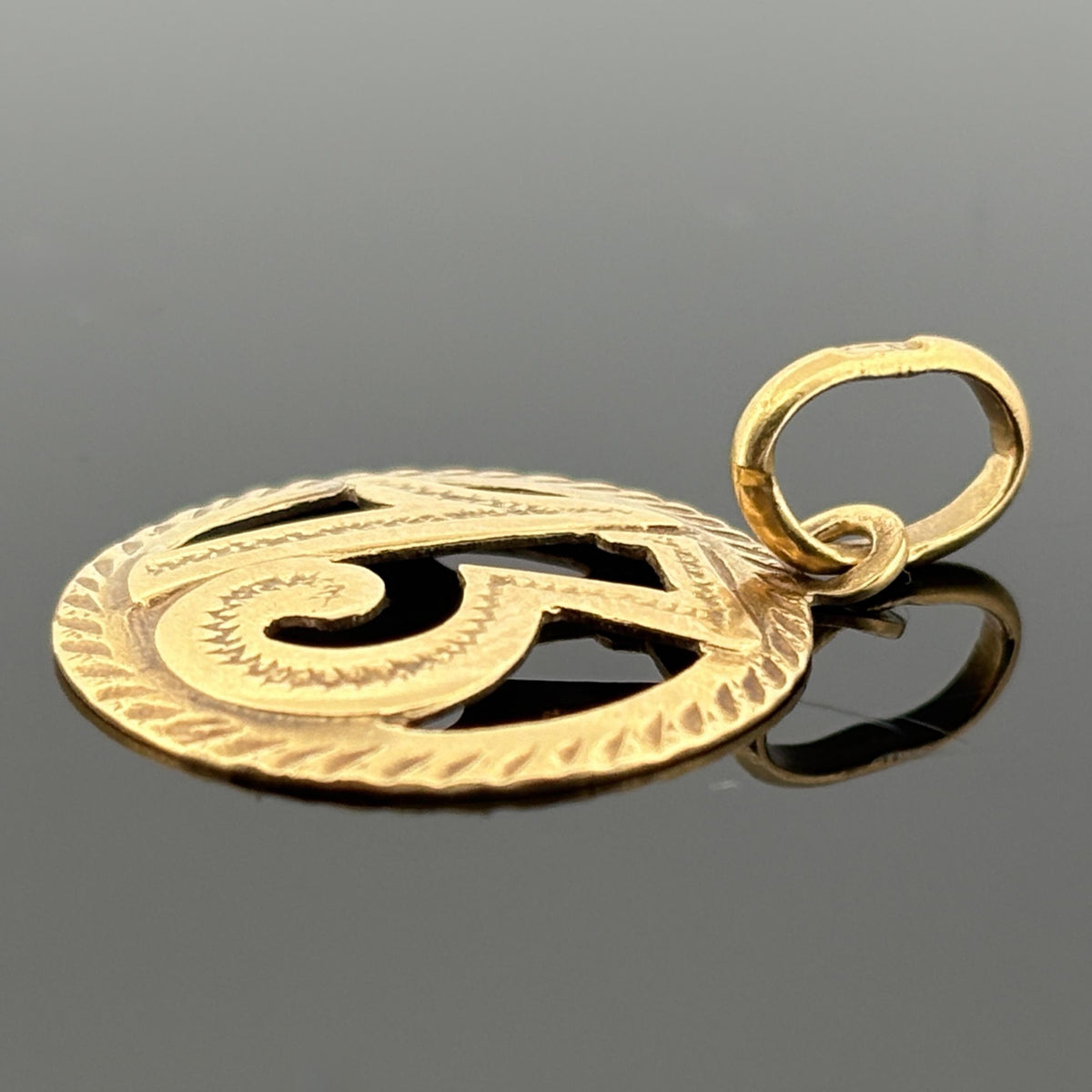 Vintage Italian 18K Yellow Gold Lucky 13 Openwork Pendant, Circa 1940
