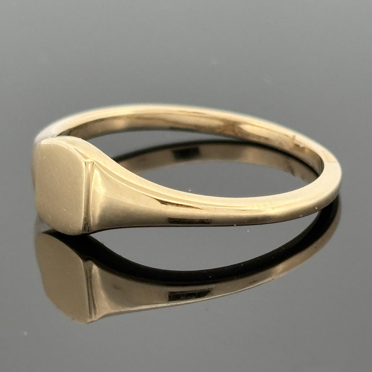 Luvente Square Petite Signet Ring 14k Yellow Gold Sz 6.25