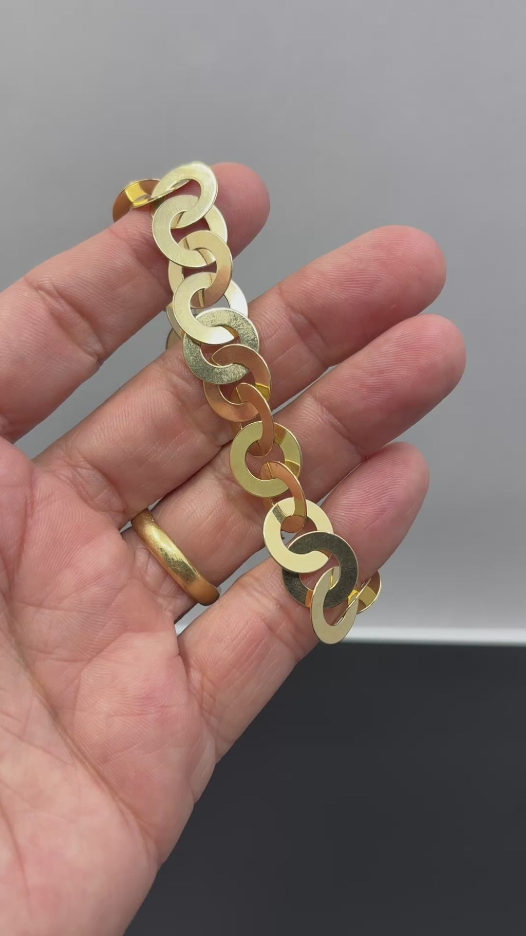 Vintage Wide Circle Link Bracelet in 14k Yellow Gold
