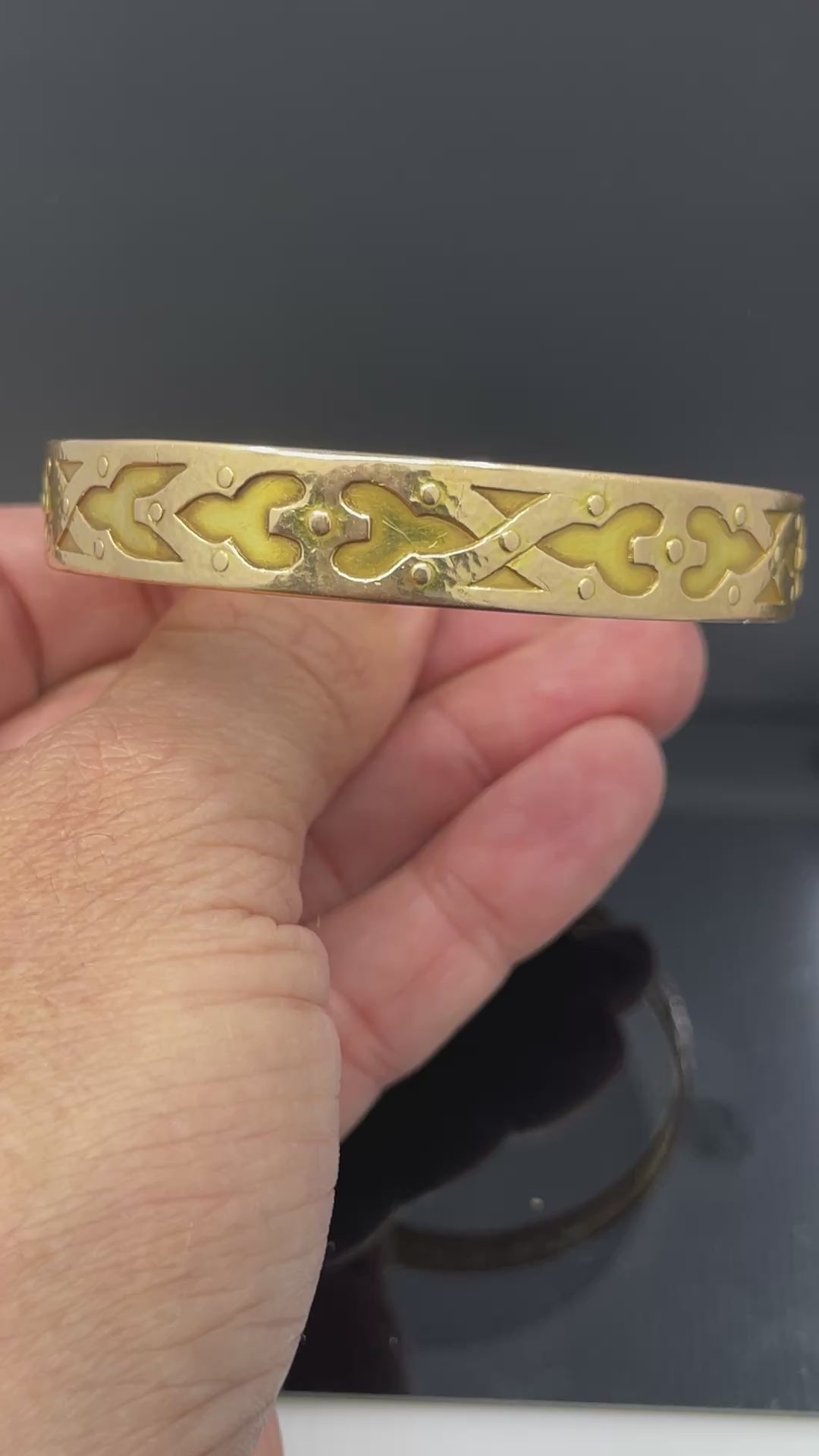 Antique Arts & Crafts 14k Yellow Gold Bangle Bracelet